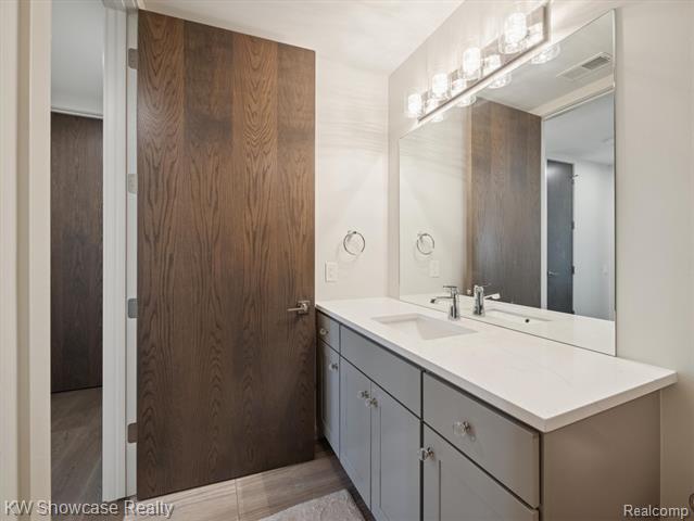 Builiding view forty one for 1164 Lake Forest Way, Milford, MI. 48380