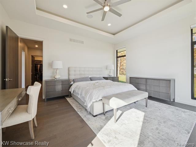 Builiding view nineteen for 1164 Lake Forest Way, Milford, MI. 48380