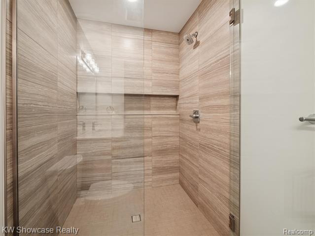 Builiding view thirty eight for 1164 Lake Forest Way, Milford, MI. 48380