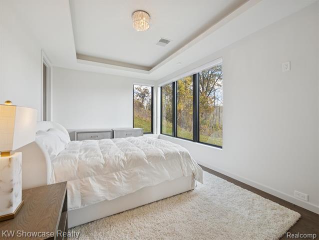 Builiding view thirty nine for 1164 Lake Forest Way, Milford, MI. 48380