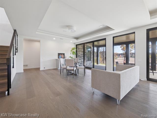 Builiding view thirty for 1164 Lake Forest Way, Milford, MI. 48380