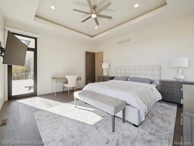 Builiding view twenty for 1164 Lake Forest Way, Milford, MI. 48380