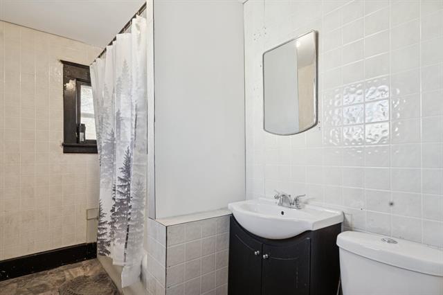 Builiding view eight for 806 Eaton, Albion, MI. 49224