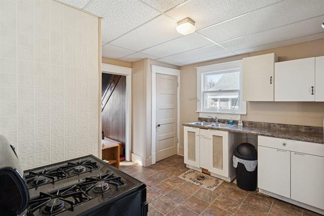 Builiding view six for 806 Eaton, Albion, MI. 49224