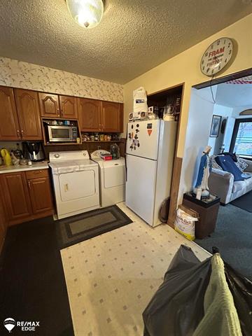 Builiding view eight for 3010 Wyoming, Flint, MI. 48506