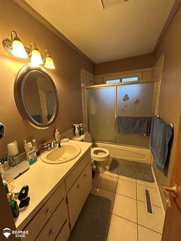 Builiding view eleven for 3010 Wyoming, Flint, MI. 48506