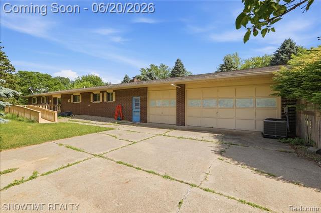 Builiding view nine for 1661 Madeline, Lapeer, MI. 48446