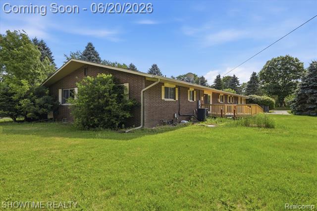Builiding view seven for 1661 Madeline, Lapeer, MI. 48446