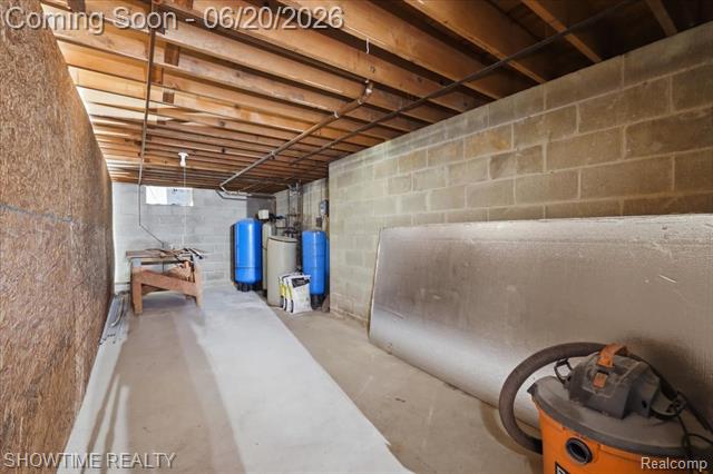 Builiding view thirty seven for 1661 Madeline, Lapeer, MI. 48446