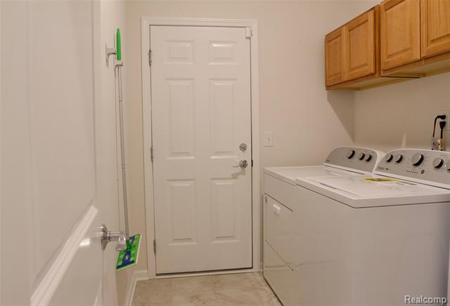 Builiding view ten for 8270 Carston, Brighton, MI. 48116