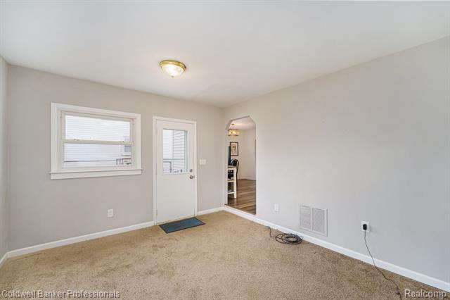 Builiding view eighteen for 550 Kennedy, Ypsilanti, MI. 48198