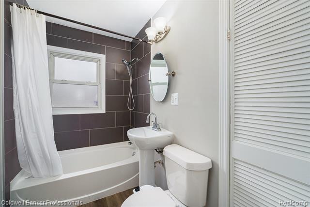 Builiding view fifteen for 550 Kennedy, Ypsilanti, MI. 48198