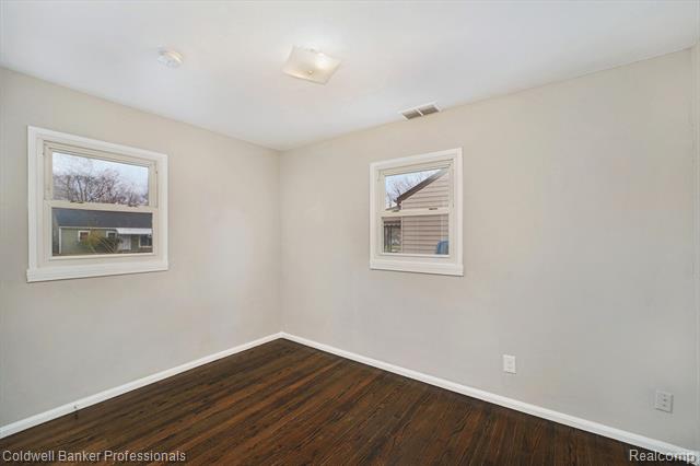 Builiding view ten for 550 Kennedy, Ypsilanti, MI. 48198