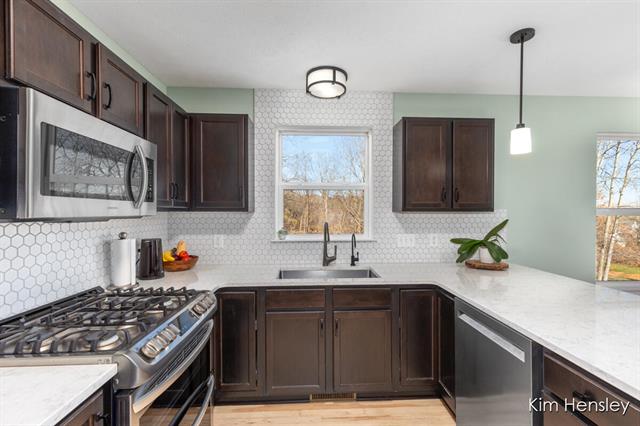 Builiding view eleven for 473 Orchard, Rockford, MI. 49341