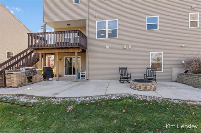 Builiding view thirty three for 473 Orchard, Rockford, MI. 49341