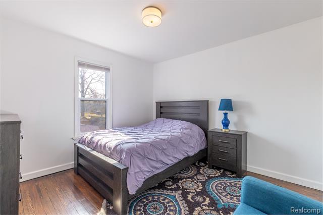 Builiding view eighteen for 644 Melbourne, Detroit, MI. 48202