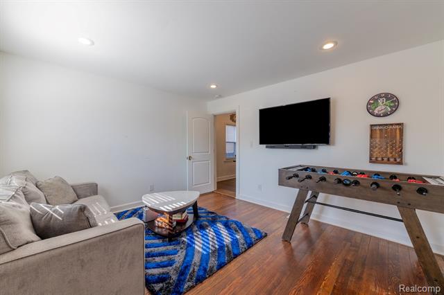 Builiding view eleven for 644 Melbourne, Detroit, MI. 48202