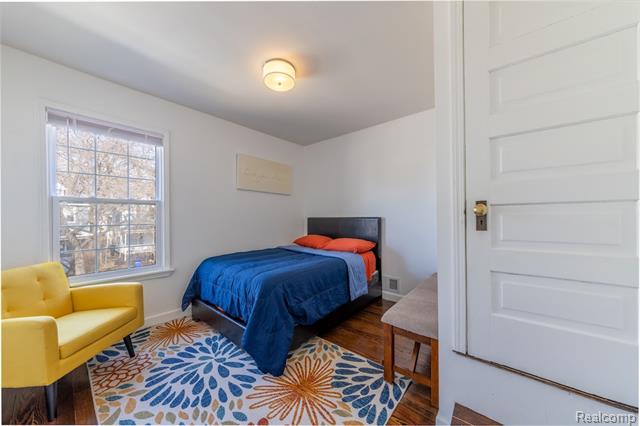 Builiding view nineteen for 644 Melbourne, Detroit, MI. 48202