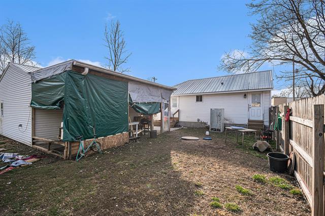 Builiding view fifteen for 69819 Nottawa, Sturgis, MI. 49091