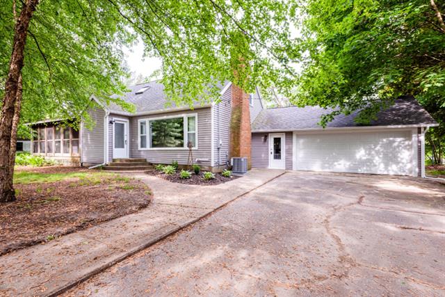 front view for 7306 Harbert Rd. Road, Three Oaks, Mi. 49128