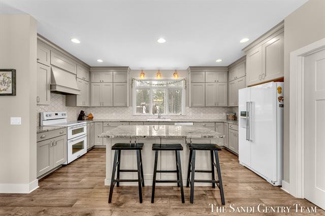 Builiding view seventeen for 16527 Lake Michigan, West Olive, MI. 49460