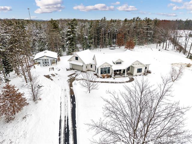 Builiding view sixty six for 16527 Lake Michigan, West Olive, MI. 49460