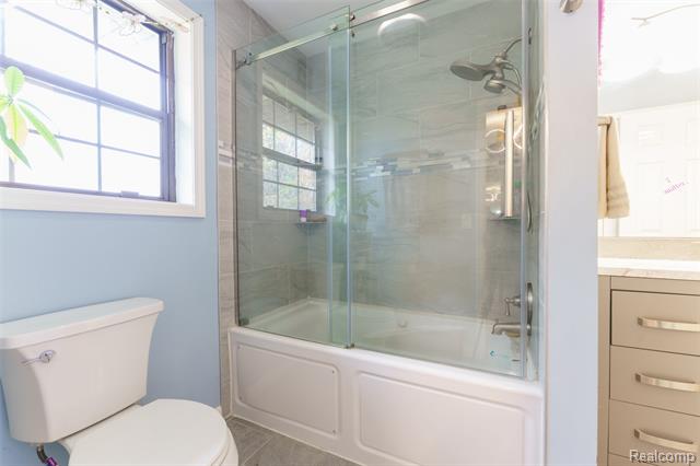 Builiding view twelve for 5670 Fowlerville Rd, Fowlerville, MI. 48836