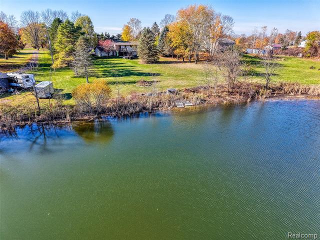 Builiding view twenty nine for 5670 Fowlerville Rd, Fowlerville, MI. 48836