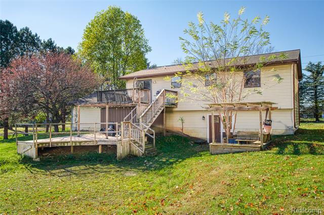 Builiding view twenty three for 5670 Fowlerville Rd, Fowlerville, MI. 48836