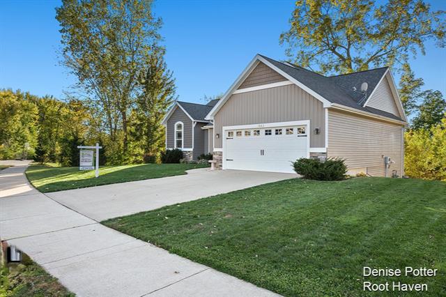 front view for 1883 Stratfordnw Lane, Grand Rapids, Mi. 49534