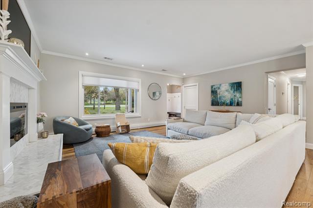 Builiding view eight for 5100 Oak Hill Rd, Clarkston, MI. 48348