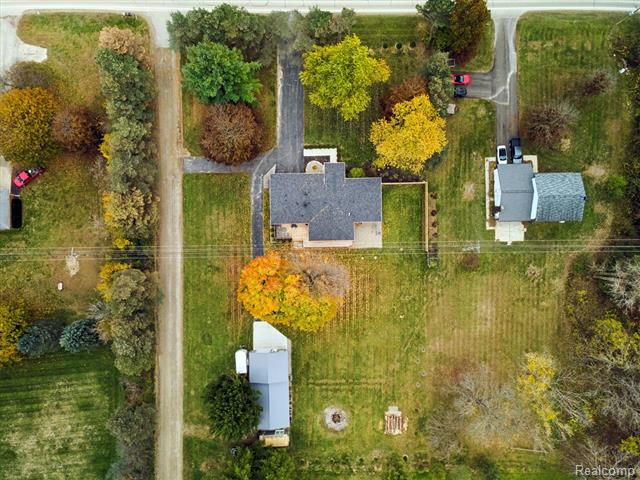 Builiding view forty four for 5100 Oak Hill Rd, Clarkston, MI. 48348