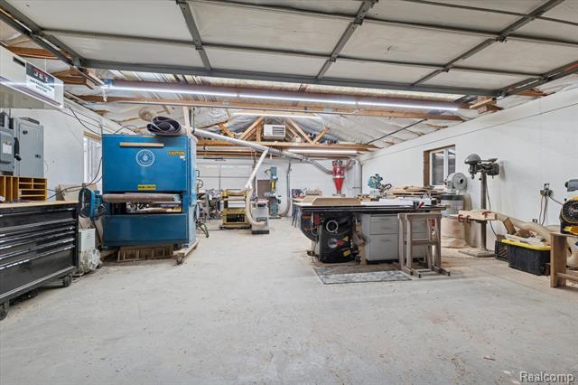 Builiding view forty two for 5100 Oak Hill Rd, Clarkston, MI. 48348