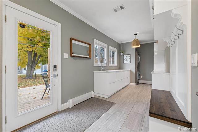 Builiding view seven for 5100 Oak Hill Rd, Clarkston, MI. 48348