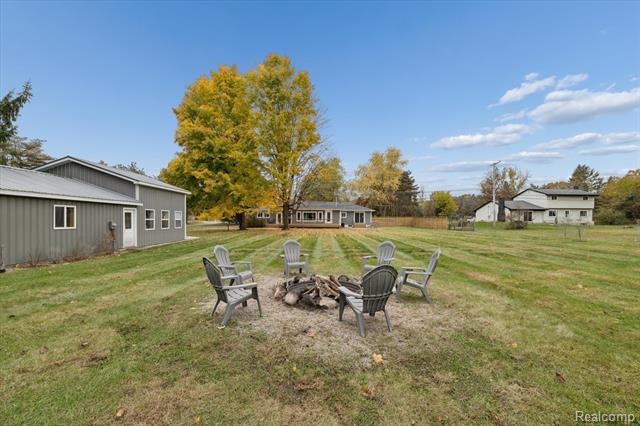 Builiding view thirty eight for 5100 Oak Hill Rd, Clarkston, MI. 48348