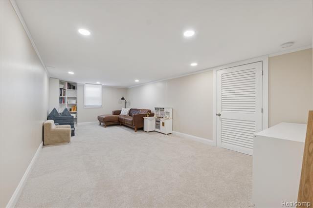 Builiding view thirty four for 5100 Oak Hill Rd, Clarkston, MI. 48348