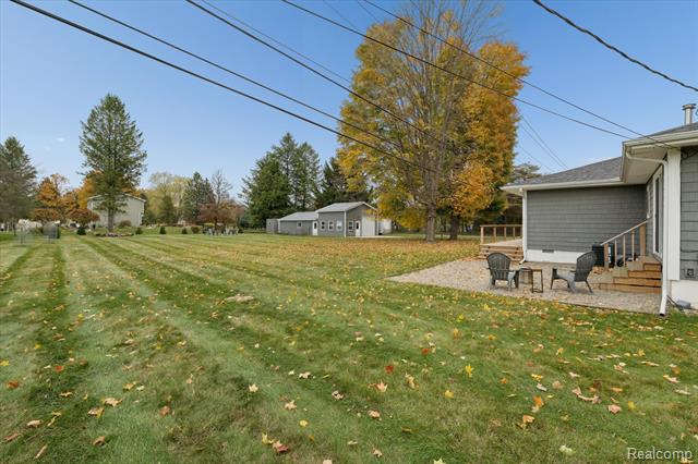 Builiding view thirty nine for 5100 Oak Hill Rd, Clarkston, MI. 48348