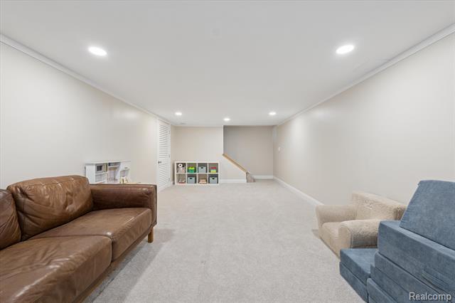 Builiding view thirty three for 5100 Oak Hill Rd, Clarkston, MI. 48348