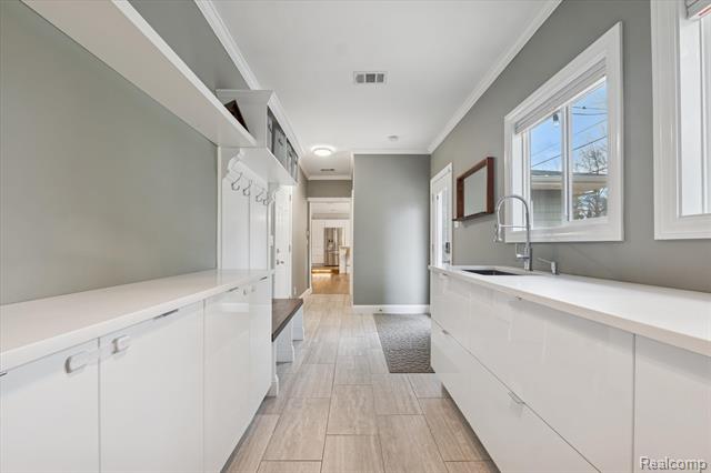 Builiding view thirty two for 5100 Oak Hill Rd, Clarkston, MI. 48348