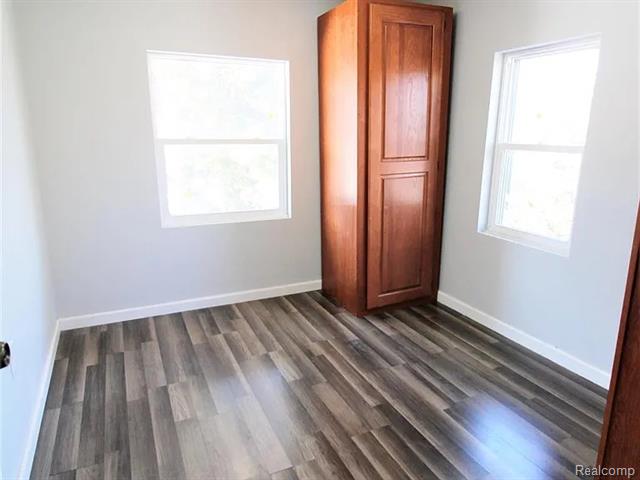 Builiding view eight for 813 S Center, Royal Oak, MI. 48067