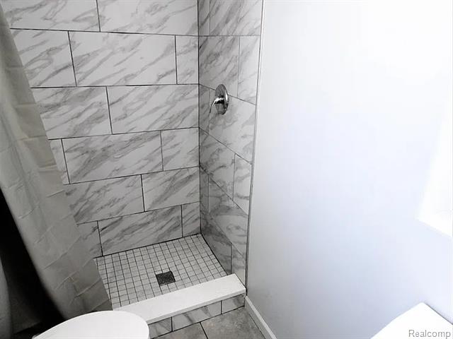 Builiding view eleven for 813 S Center, Royal Oak, MI. 48067