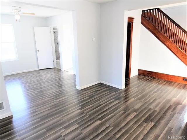 Builiding view four for 813 S Center, Royal Oak, MI. 48067