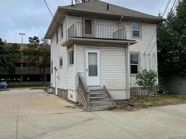 Builiding view thirteen for 813 S Center, Royal Oak, MI. 48067