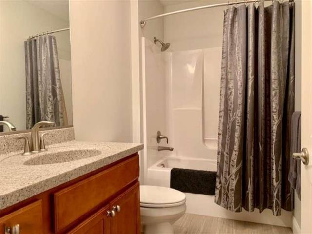 Builiding view nineteen for 200 Robert, Ludington, MI. 49431