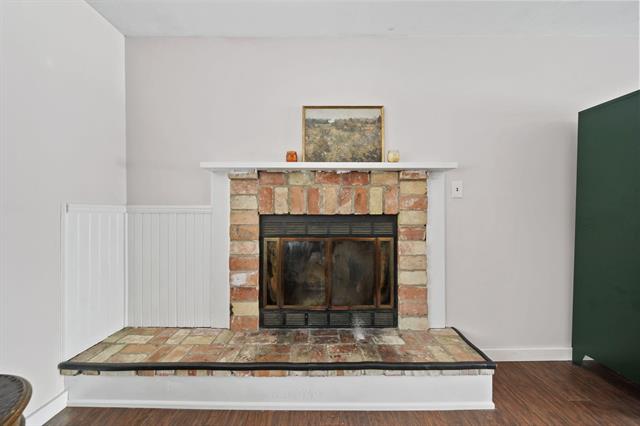 Builiding view eight for 6112 Bemis, Ypsilanti, MI. 48197