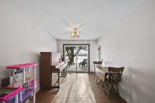 Builiding view eleven for 6112 Bemis, Ypsilanti, MI. 48197