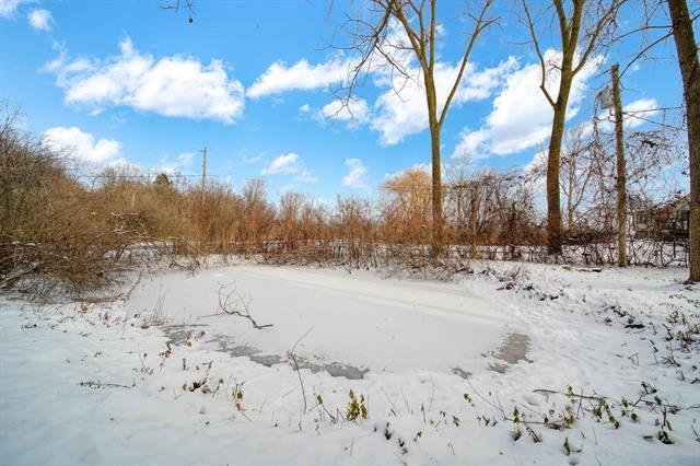 Builiding view five for 6112 Bemis, Ypsilanti, MI. 48197