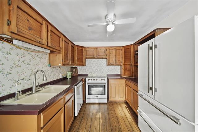 Builiding view fourteen for 6112 Bemis, Ypsilanti, MI. 48197