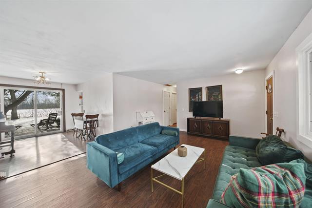 Builiding view nine for 6112 Bemis, Ypsilanti, MI. 48197