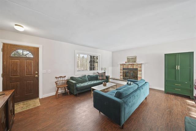 Builiding view six for 6112 Bemis, Ypsilanti, MI. 48197